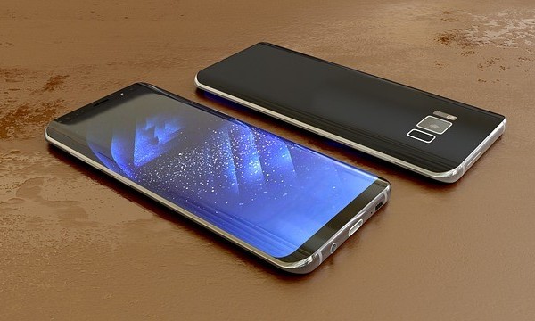 Das Samsung Galaxy S8 fällt vor allem durch das abgerundete Display auf