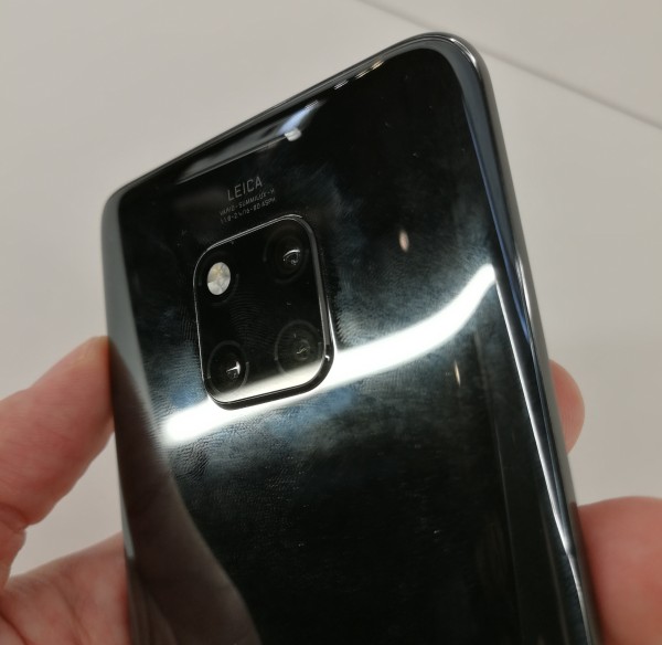 Huawei Mate20 Pro im HandsOn: Glas-Rückseite