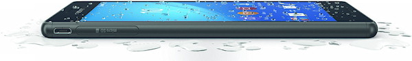 Sony Xperia M4 Aqua mit Wassertropfen