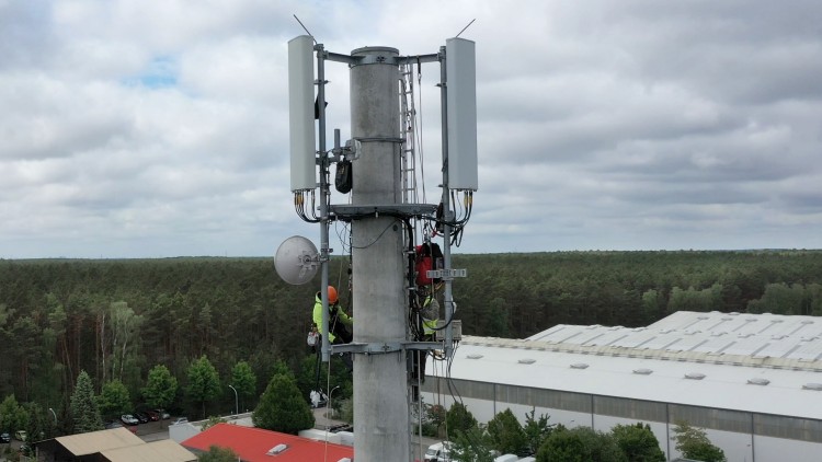 Mehr Bandbreite für 5G: 3.000 Antennen funken auf 700 MHz