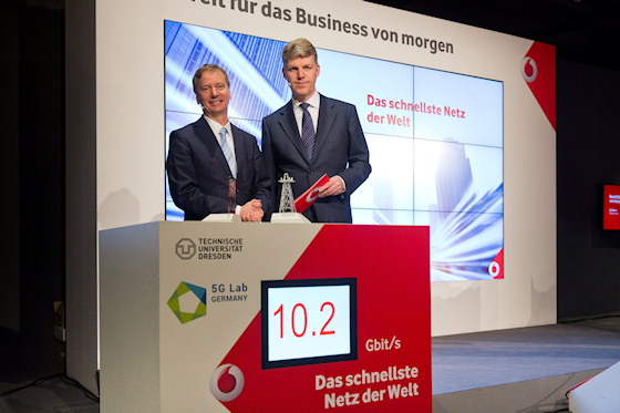 Vodafone und TU Dresden zeigen 5G Netz auf der CeBIT 2015