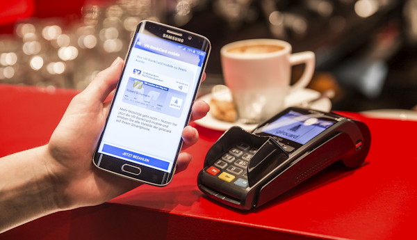 Kontaktlos Bezahlen mit der girocard mobile auf dem Smartphone